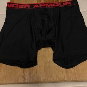 Men’s Medium Black Under Armour Boxer Briefs